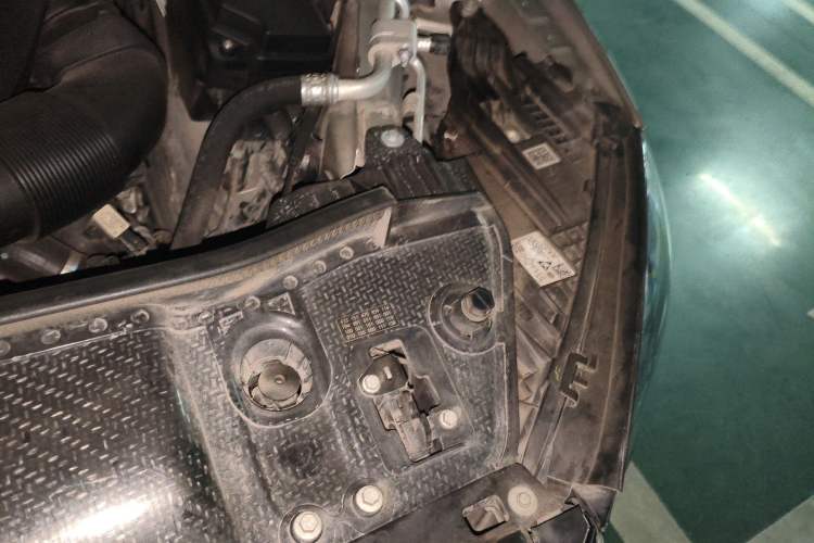 Used Mercedes-Benz GLE 2020 GLE 350 4MATIC Fashion Model Engine Bay Left