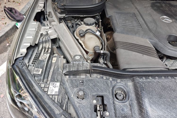 Used Mercedes-Benz GLE 2020 GLE 450 4MATIC Stylish Model Engine Bay Right