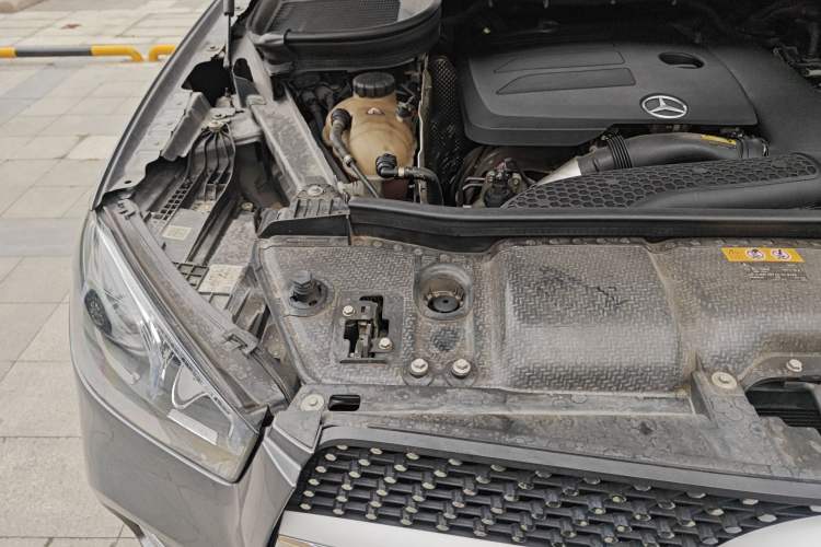 Used Mercedes-Benz GLE 2020 GLE 350 4MATIC Luxury Model Engine Bay Right