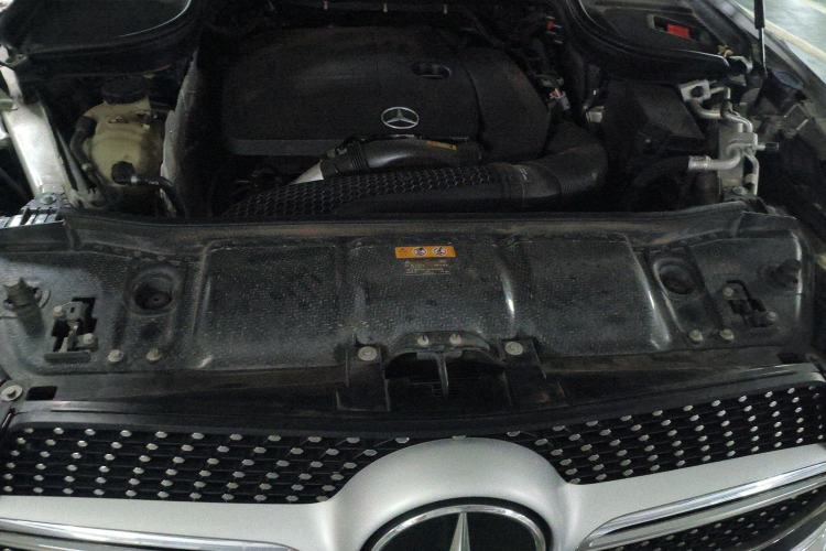 Used Mercedes-Benz GLE 2020 GLE 350 4MATIC Fashion Model Engine Bay