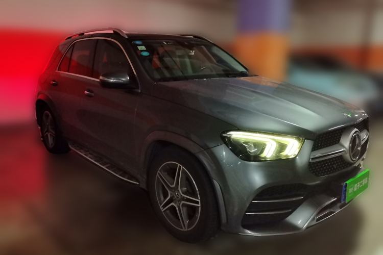 Used Mercedes-Benz GLE 2020 GLE 450 4MATIC Stylish Model Front Right 45 Deg