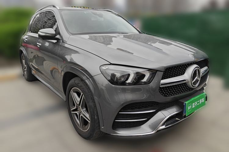 Used Mercedes-Benz GLE 2020 GLE 350 4MATIC Luxury Model Front Right 45 Deg