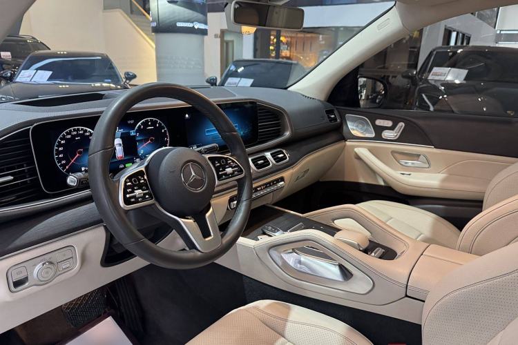 Used Mercedes-Benz GLE 2020 GLE 450 4MATIC Stylish Model Interior 2