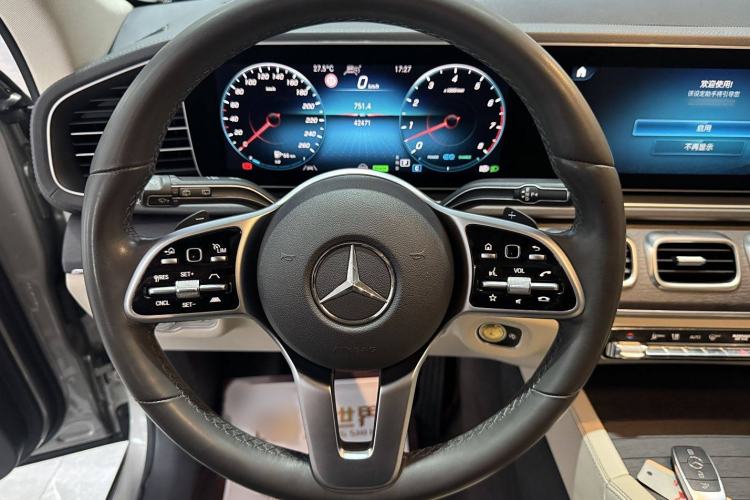 Used Mercedes-Benz GLE 2020 GLE 450 4MATIC Stylish Model Interior 3