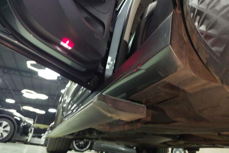 Used Mercedes-Benz GLE 2020 GLE 350 4MATIC Fashion Model Left Side Sill