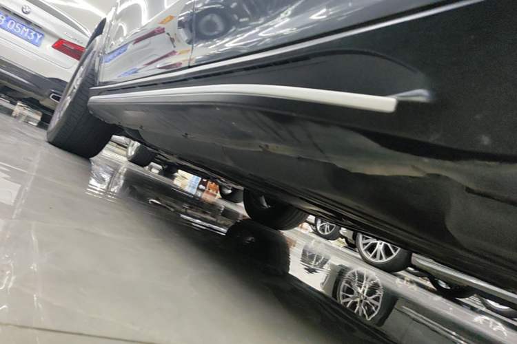 Used Mercedes-Benz GLE 2020 GLE 450 4MATIC Stylish Model Left Side Sill