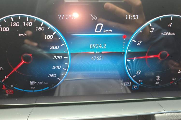 Used Mercedes-Benz GLE 2020 Restyled GLE 350 4MATIC Fashion Edition Odometer Close Up