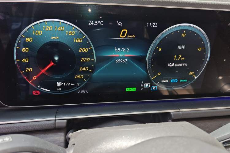 Used Mercedes-Benz GLE 2020 GLE 450 4MATIC Stylish Model Odometer Close Up