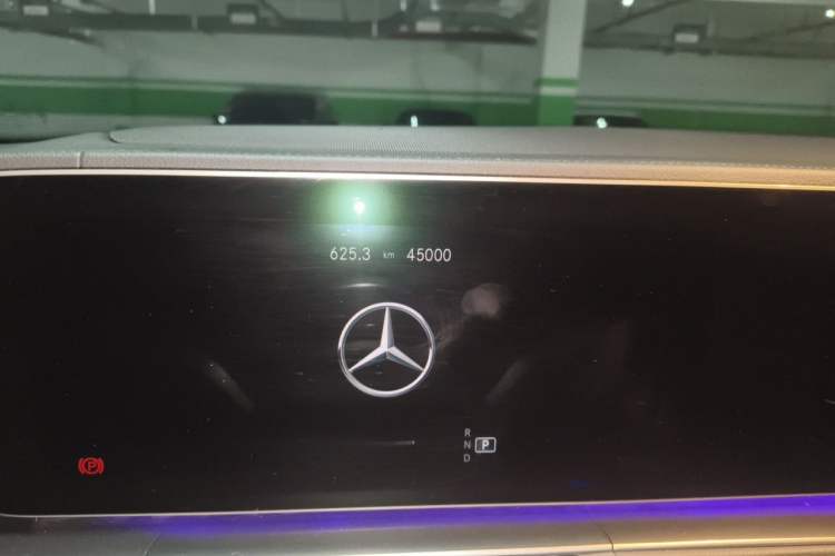 Used Mercedes-Benz GLE 2020 Restyled GLE 350 4MATIC Fashion Edition Odometer Close Up