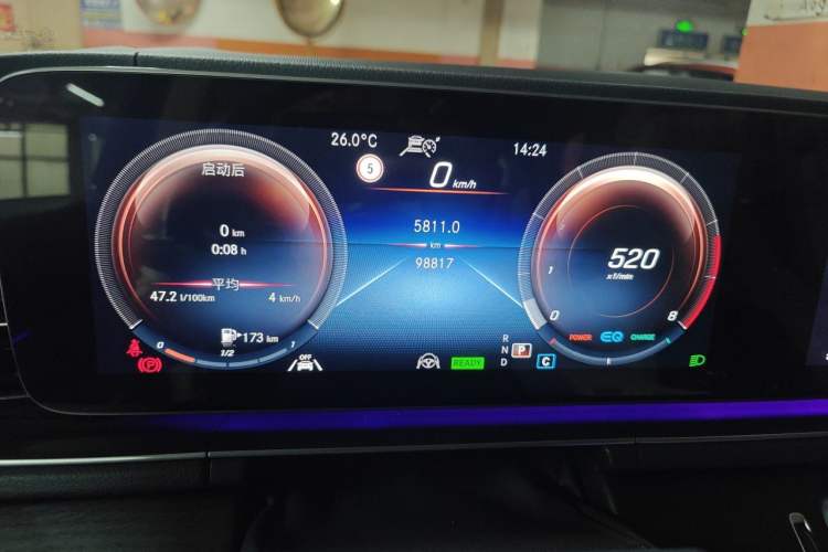 Used Mercedes-Benz GLE 2020 GLE 450 4MATIC Stylish Model Odometer Close Up