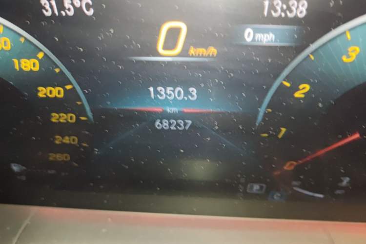 Used Mercedes-Benz GLE 2020 Restyled GLE 350 4MATIC Fashion Edition Special Version Odometer Close Up