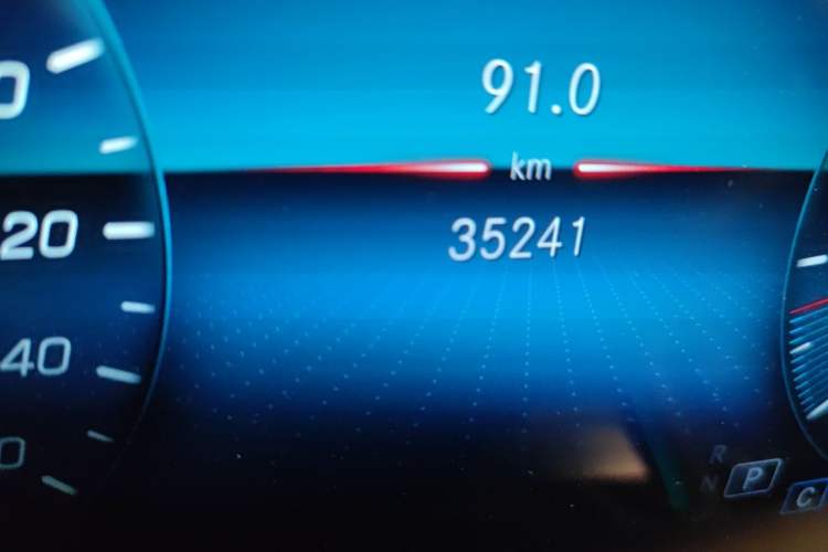 Used Mercedes-Benz GLE 2020 Restyled GLE 350 4MATIC Fashion Edition Odometer Close Up