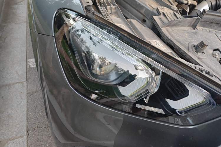 Used Mercedes-Benz GLE 2020 GLE 350 4MATIC Luxury Model Right Front Headlight