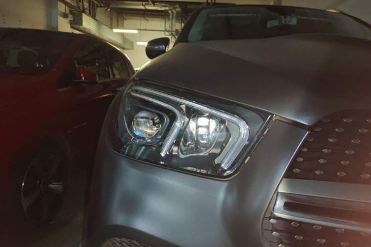 Used Mercedes-Benz GLE 2020 GLE 350 4MATIC Luxury Model Right Front Headlight