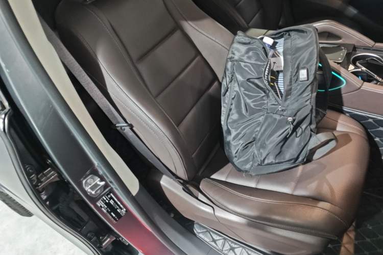 Used Mercedes-Benz GLE 2020 Restyled GLE 350 4MATIC Fashion Edition Right Front Seat