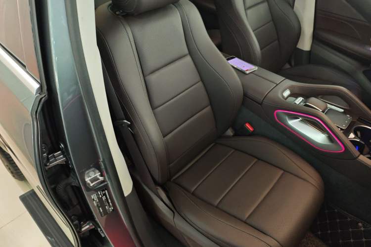 Used Mercedes-Benz GLE 2020 Restyled GLE 350 4MATIC Fashion Edition Right Front Seat