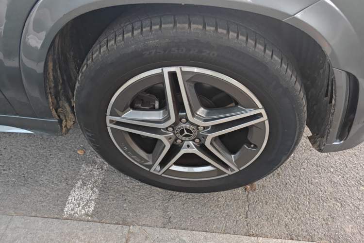 Used Mercedes-Benz GLE 2020 GLE 350 4MATIC Luxury Model Right Front Wheel Hub