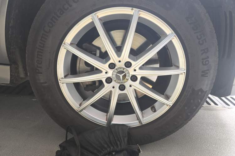 Used Mercedes-Benz GLE 2020 Restyled GLE 350 4MATIC Fashion Edition Right Front Wheel Hub