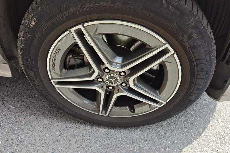 Used Mercedes-Benz GLE 2020 GLE 450 4MATIC Stylish Model Right Front Wheel Hub