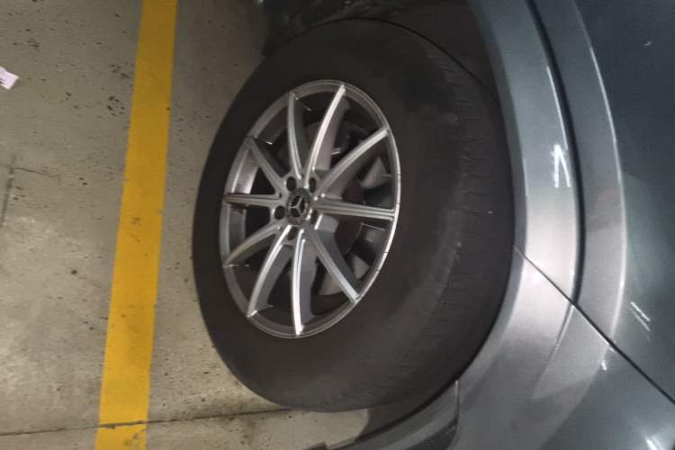 Used Mercedes-Benz GLE 2020 Restyled GLE 350 4MATIC Fashion Edition Right Front Wheel Hub