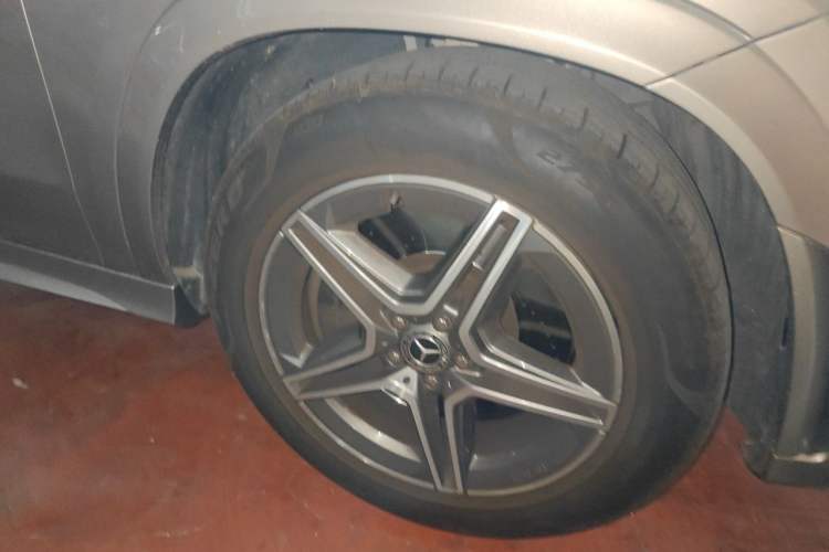 Used Mercedes-Benz GLE 2020 GLE 450 4MATIC Stylish Model Right Front Wheel Hub