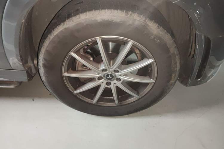 Used Mercedes-Benz GLE 2020 Restyled GLE 350 4MATIC Fashion Edition Special Version Right Front Wheel Hub