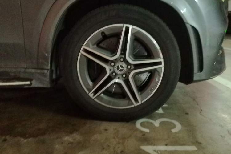 Used Mercedes-Benz GLE 2020 GLE 450 4MATIC Stylish Model Right Front Wheel Hub