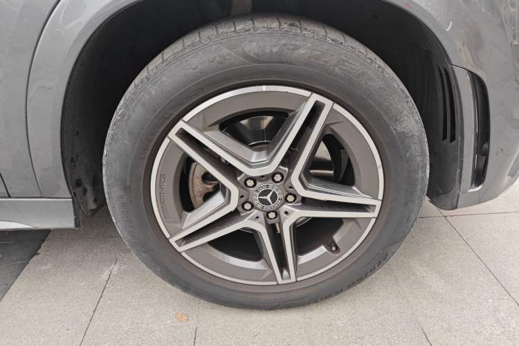 Used Mercedes-Benz GLE 2020 GLE 350 4MATIC Luxury Model Right Front Wheel Hub