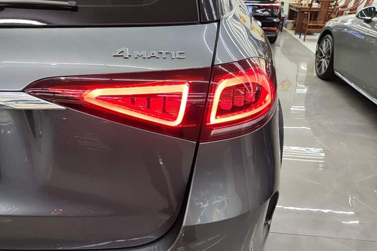Used Mercedes-Benz GLE 2020 GLE 450 4MATIC Stylish Model Right Rear Taillight