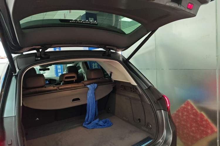 Used Mercedes-Benz GLE 2020 Restyled GLE 350 4MATIC Fashion Edition Trunk