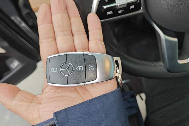 Used Mercedes-Benz GLE 2020 GLE 350 4MATIC Luxury Model Vehicle Key