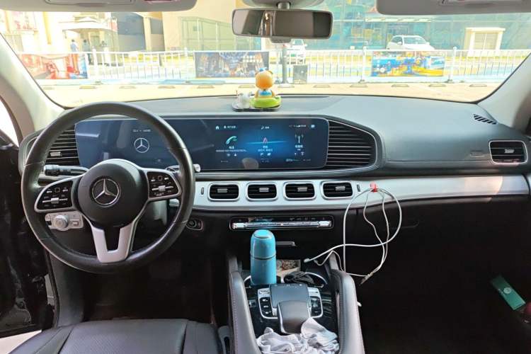 Used Mercedes-Benz GLE 2020 GLE 350 4MATIC Dynamic Edition Center Console