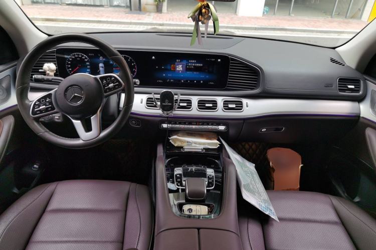 Used Mercedes-Benz GLE 2020 GLE 350 4MATIC Dynamic Edition Center Console