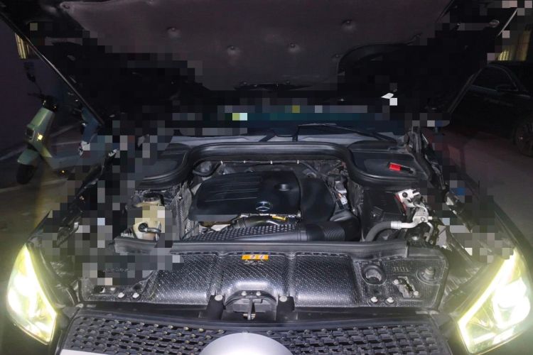 Used Mercedes-Benz GLE 2020 GLE 350 4MATIC Fashion Model Engine Bay