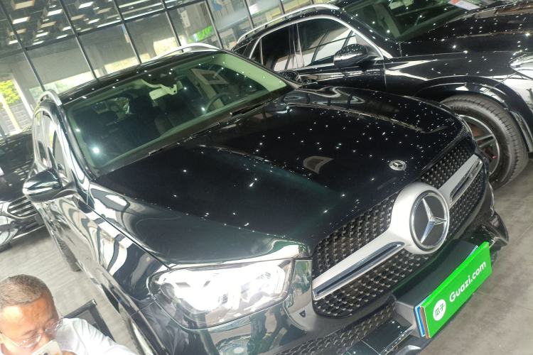 Used Mercedes-Benz GLE 2020 Restyled GLE 350 4MATIC Fashion Edition Front Right 45 Deg