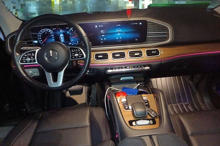 Used Mercedes-Benz GLE 2020 GLE 350 4MATIC Luxury Model Interior 2
