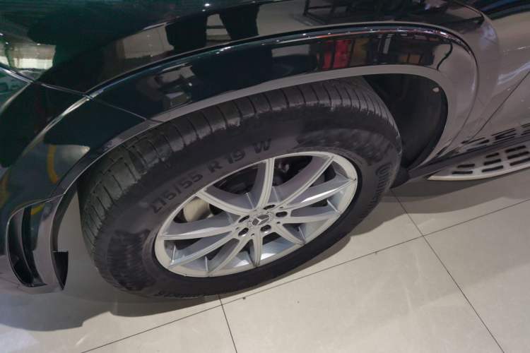Used Mercedes-Benz GLE 2020 Restyled GLE 350 4MATIC Fashion Edition Special Version Left Front Wheel Hub