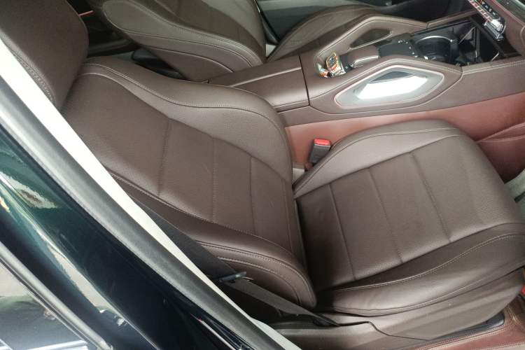 Used Mercedes-Benz GLE 2020 Restyled GLE 350 4MATIC Fashion Edition Right Front Seat