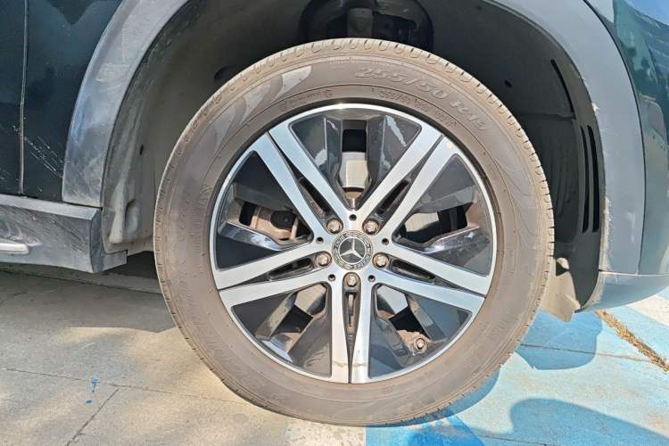 Used Mercedes-Benz GLE 2020 GLE 350 4MATIC Dynamic Edition Right Front Wheel Hub