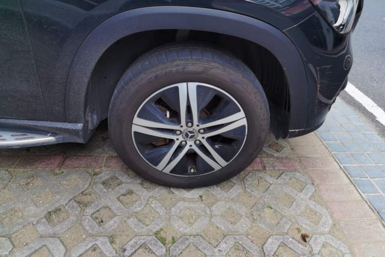 Used Mercedes-Benz GLE 2020 GLE 350 4MATIC Dynamic Edition Right Front Wheel Hub