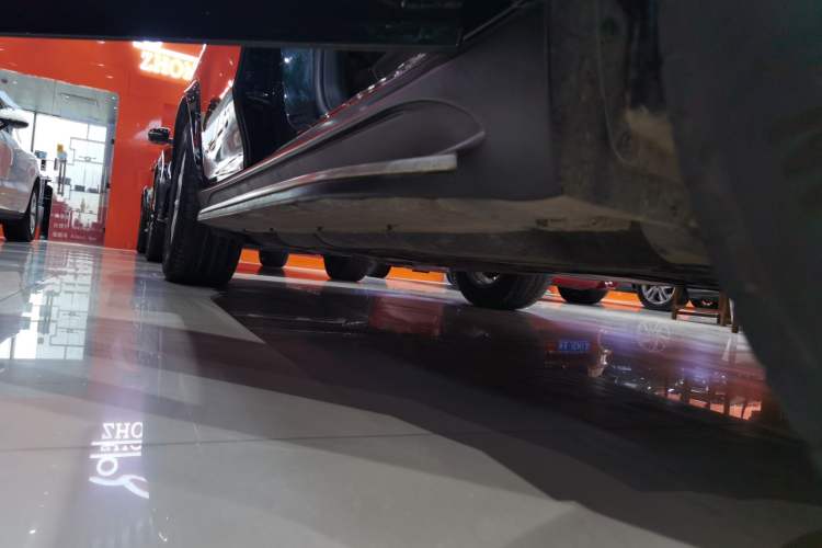 Used Mercedes-Benz GLE 2020 Restyled GLE 350 4MATIC Fashion Edition Special Version Right Side Sill