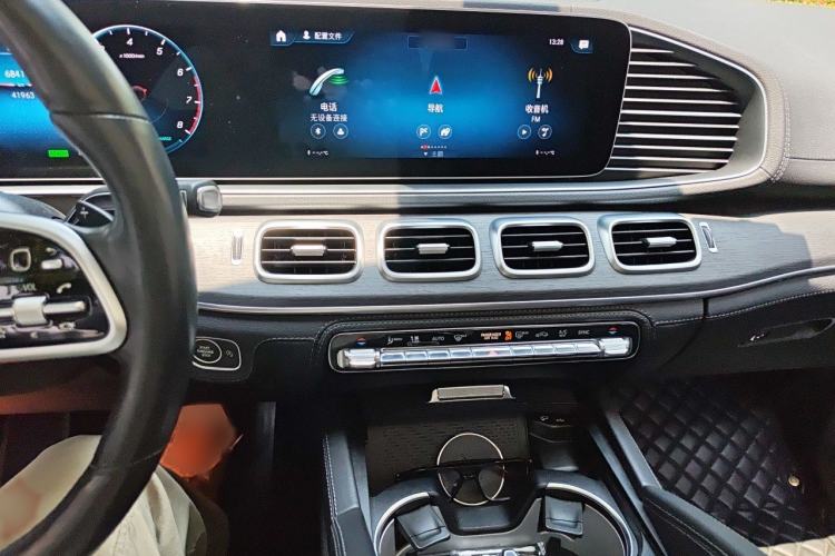 Used Mercedes-Benz GLE 2020 GLE 450 4MATIC Stylish Model Audio And AC Panel
