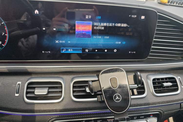 Used Mercedes-Benz GLE 2020 Facelifted GLE 450 4MATIC Stylish Edition Audio And AC Panel