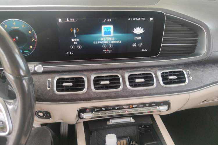 Used Mercedes-Benz GLE 2020 GLE 450 4MATIC Stylish Model Audio And AC Panel