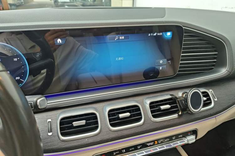 Used Mercedes-Benz GLE 2020 GLE 450 4MATIC Stylish Model Audio And AC Panel