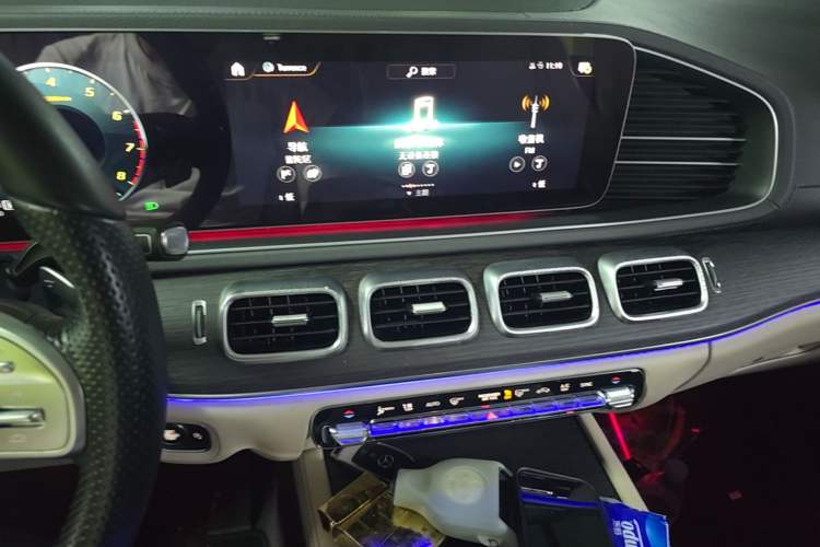 Used Mercedes-Benz GLE 2020 GLE 450 4MATIC Stylish Model Audio And AC Panel
