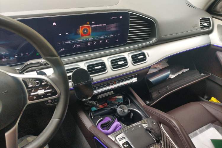 Used Mercedes-Benz GLE 2020 GLE 350 4MATIC Dynamic Edition Audio And AC Panel