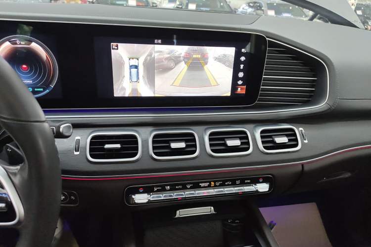 Used Mercedes-Benz GLE 2020 GLE 450 4MATIC Stylish Model Audio And AC Panel