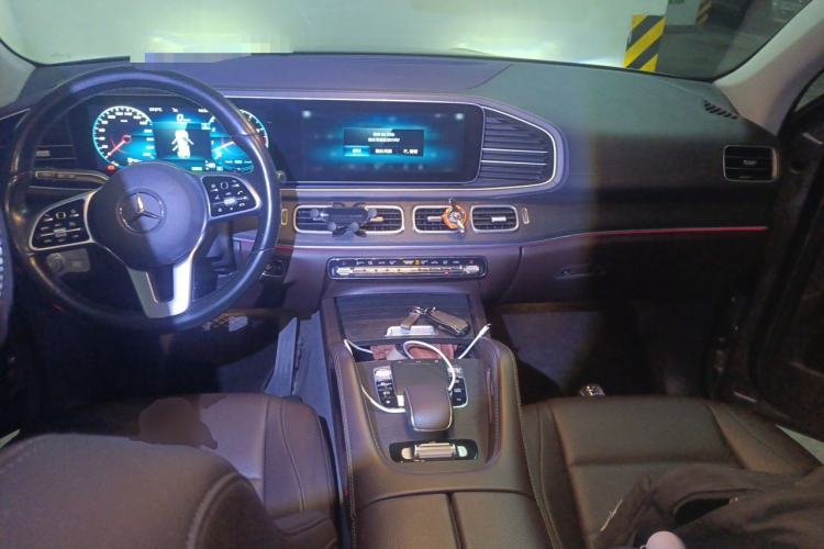 Used Mercedes-Benz GLE 2020 GLE 450 4MATIC Stylish Model Center Console