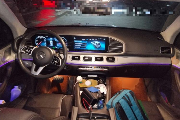 Used Mercedes-Benz GLE 2020 Facelifted GLE 450 4MATIC Stylish Edition Center Console